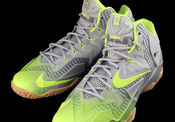 Nike LeBron 11 - Volt - Grey