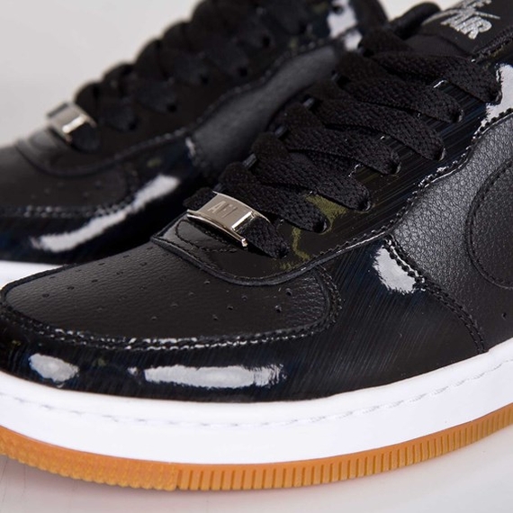 Nike Air Force 1 Ultra Low Black Gum 01