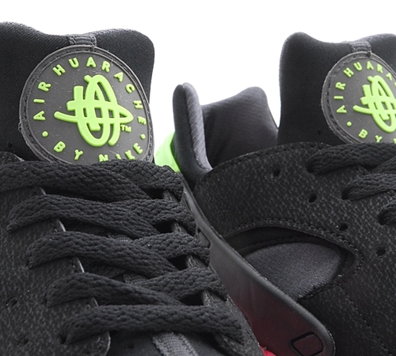 Nike Air Huarache Anthracite Hyper Punch 04