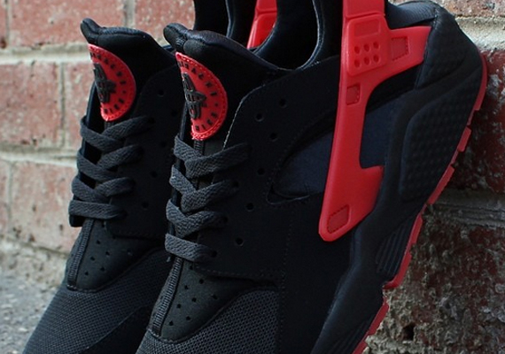 Nike Air Huarache – Black – Red