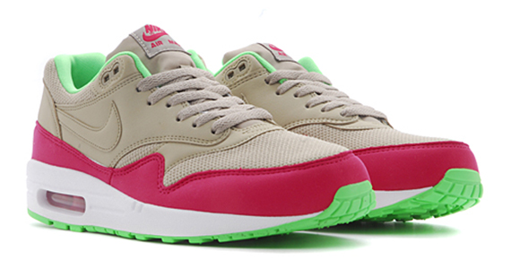 Nike Air Max 1 Bamboo Fuchsia 13