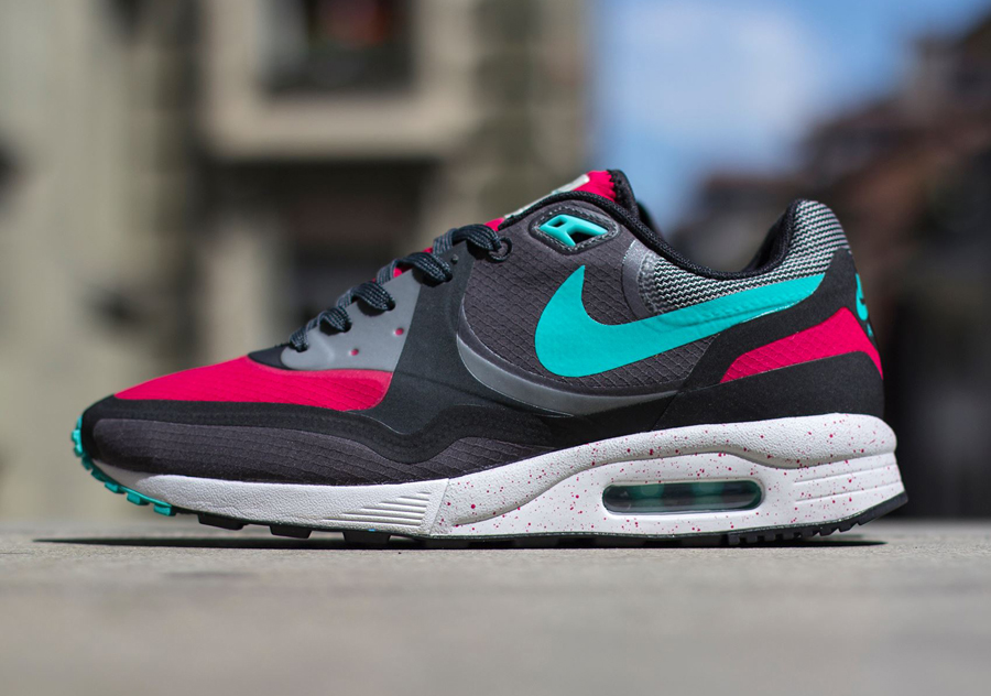 Nike Air Max Light WR - Fuschia Force - Hyper Jade - Anthracite