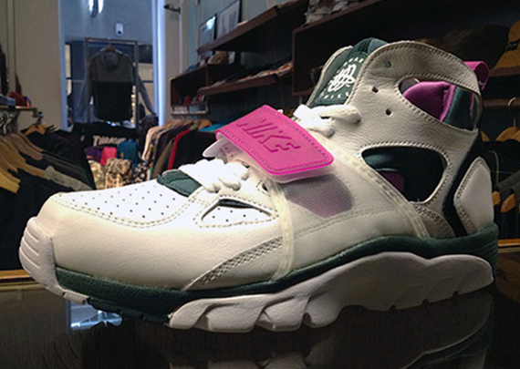 Nike Air Trainer Huarache "Dark Emerald"