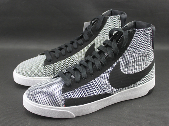 Nike Blazer Lux TXT - White - Black - Team Orange