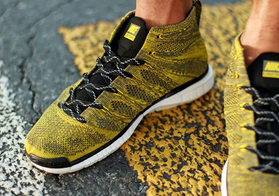 Nike Flyknit Chukka Tarp Gold 2