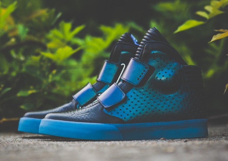 Nike Flykstepper 2K3 PRM QS “Iridescent” – Available