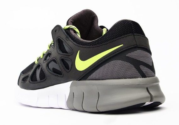 Nike Free Run 2 – Black – Medium Ash – Volt