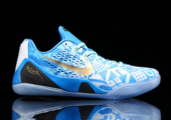 Nike Kobe 9 EM "Hyper Cobalt"