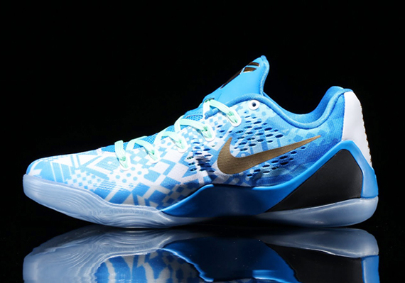 Nike Kobe 9 Em Hyper Cobalt White Photo Blue Gold 3