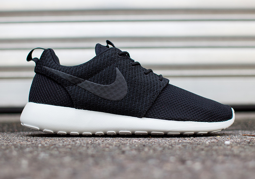 Nike Roshe Run - Black - Light Ash Grey - White