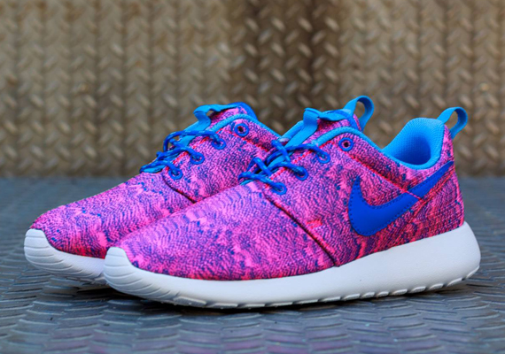 Nike Roshe Run GS - Hyper Pink - Hyper Cobalt - University Blue