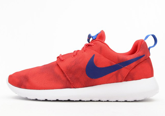 Nike Roshe Run Print Challenge Red Deep Royal Blue