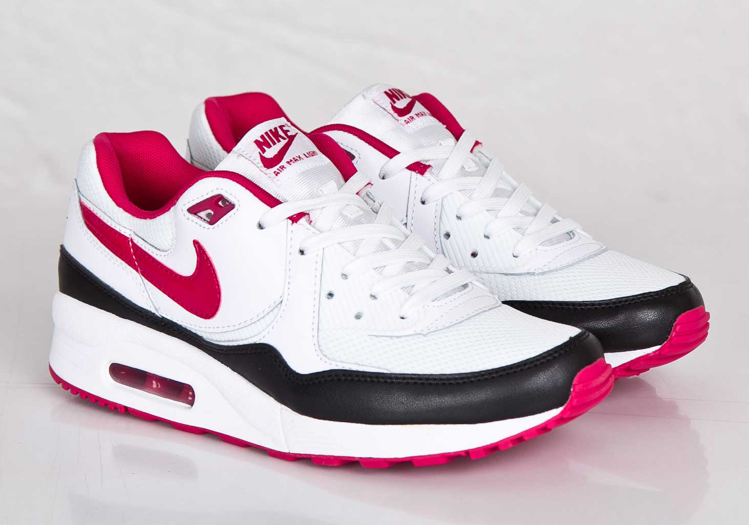 Nike WMNS Air Max Light - White - Fuschia Force - Black