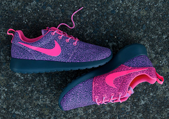 Nike Wmns Roshe Run Print Magenta Pink 4