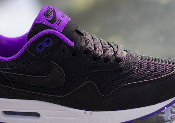 Nike Womens Air Max 1 Essential Black Hyper Grape 2