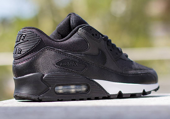 Nike Womens Air Max 90 Black Anthracite Metallic Silver 2