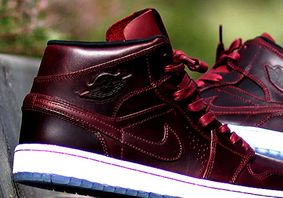 Air Jordan 1 Mid Nouveau “Team Red”