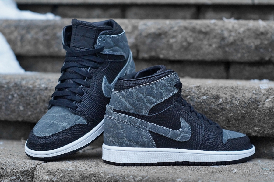 Air Jordan 1 Shark Week 01