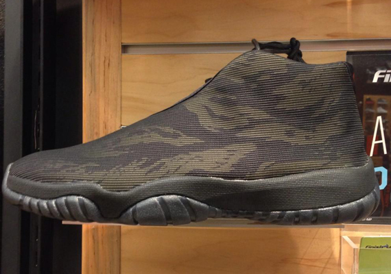 Air Jordan Future - Black - Metallic Gold