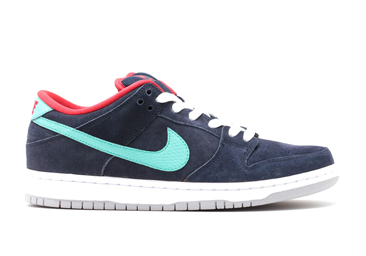 Ben Affleck's Nike SB Dunk Low "Obsidian/Crystal Mint/Red"