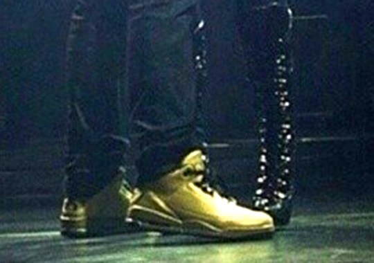 Drake in Air Jordan 3 “OVO” PE