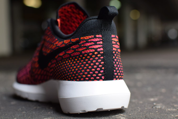 Flyknit Roshe Run Fireberry 02