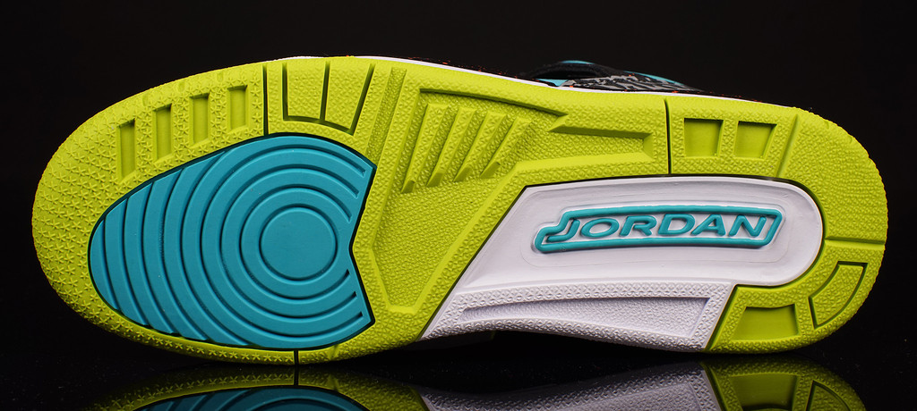 Jordan Spizike Turquoise Hyper Crimson Dusty Cactus 02