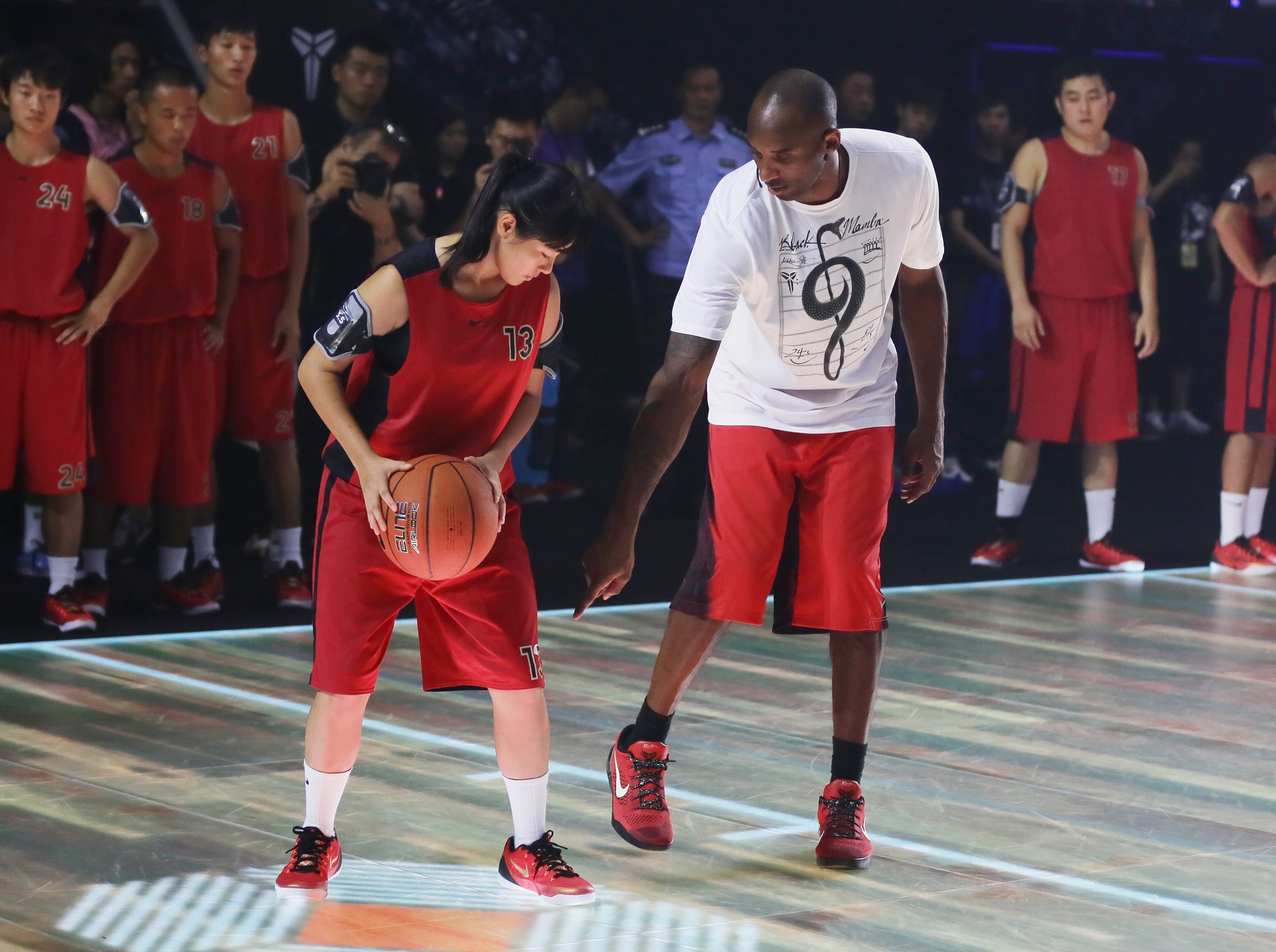 Kobe 9 Elite Low Flyknit Unveristy Red 03
