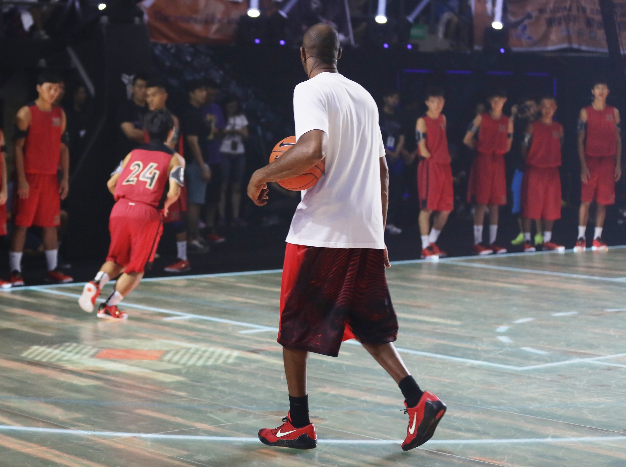 Kobe 9 Elite Low Flyknit Unveristy Red 04