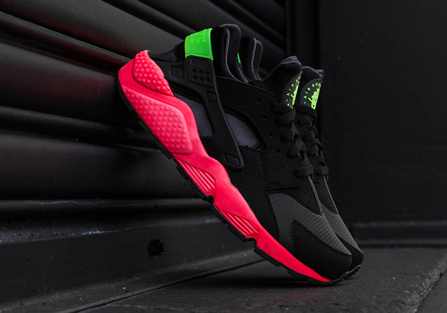 Nike Air Huarache "Hyper Punch" - Available