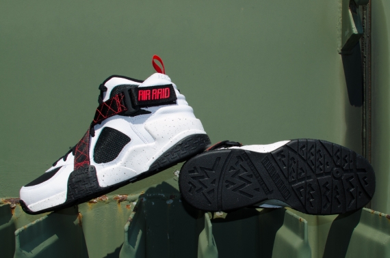 Nike Air Raid White Black Red 05