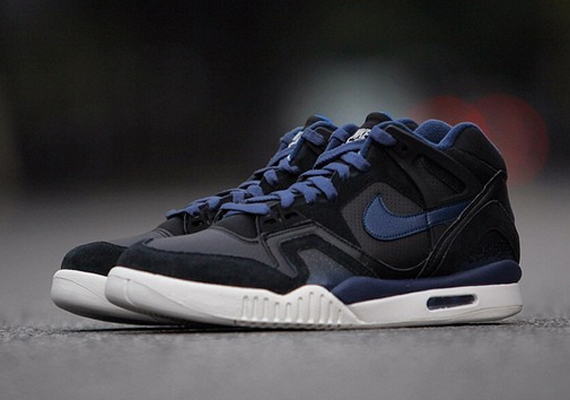 Nike Air Tech Challenge II "Obsidian"