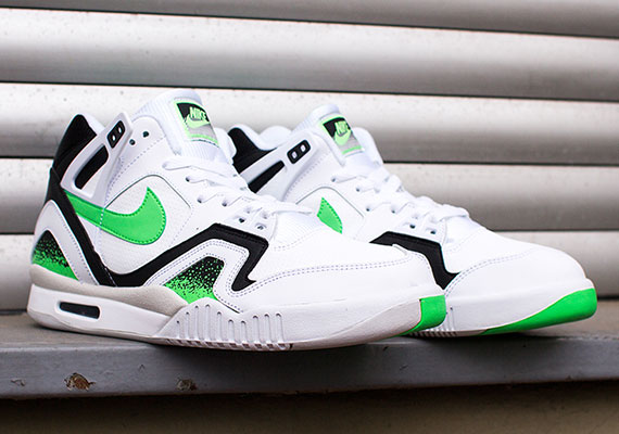 Nike Air Tech Challenge II "Poison Green"