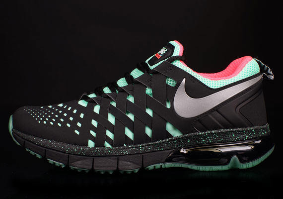 Nike Finger Trap Glow 3m Hyper Punch 01