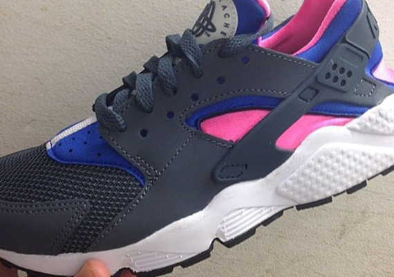 Nike Women’s Air Huarache “Magenta”