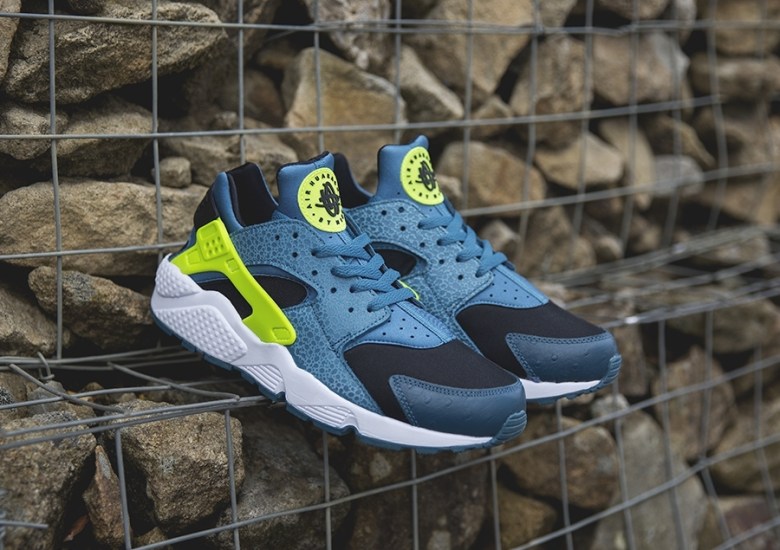 Nike Air Huarache “Space Blue”