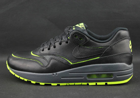 Nike Women’s Air Max 1 Cut Out PRM – Black – Volt