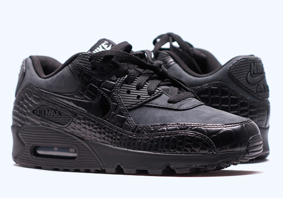 Nike Wmns Air Max 90 Black Snake 01