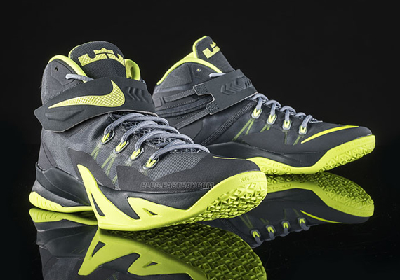 Nike Zoom Soldier 8 Magnet Grey