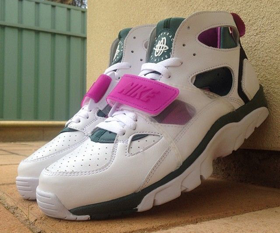 Trainer Huarache Dark Emerald Release Date 1 