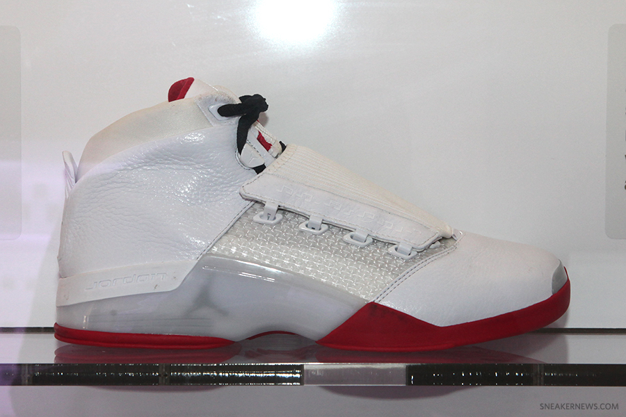 Air Jordan White Red Chicago Wbf 17