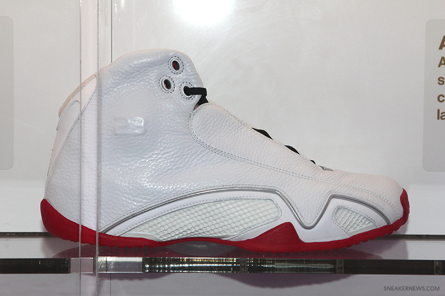 Air Jordan White Red Chicago Wbf 21