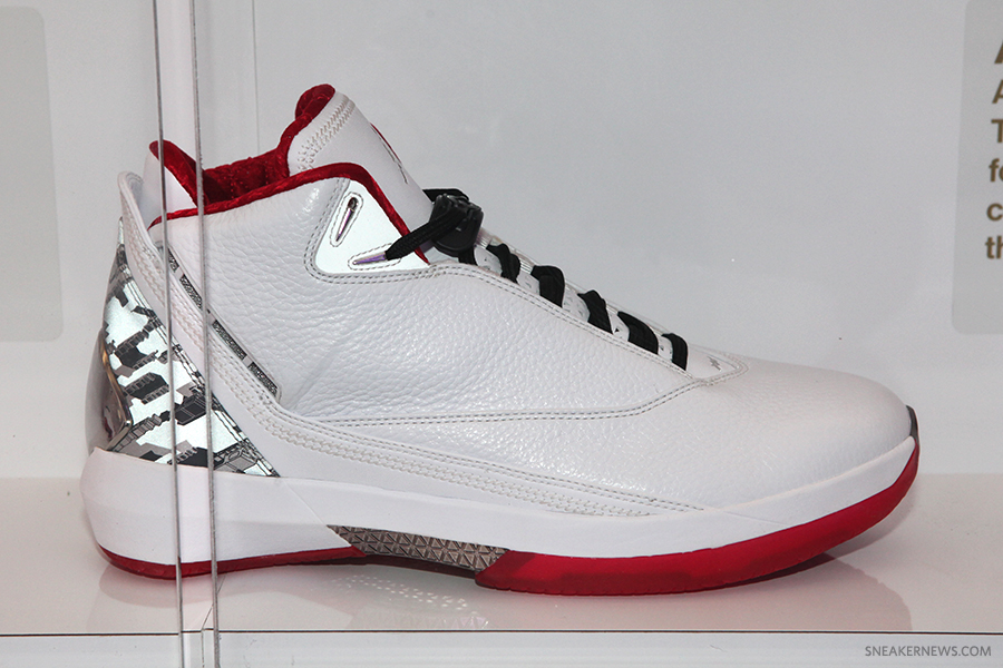 Air Jordan White Red Chicago Wbf 22