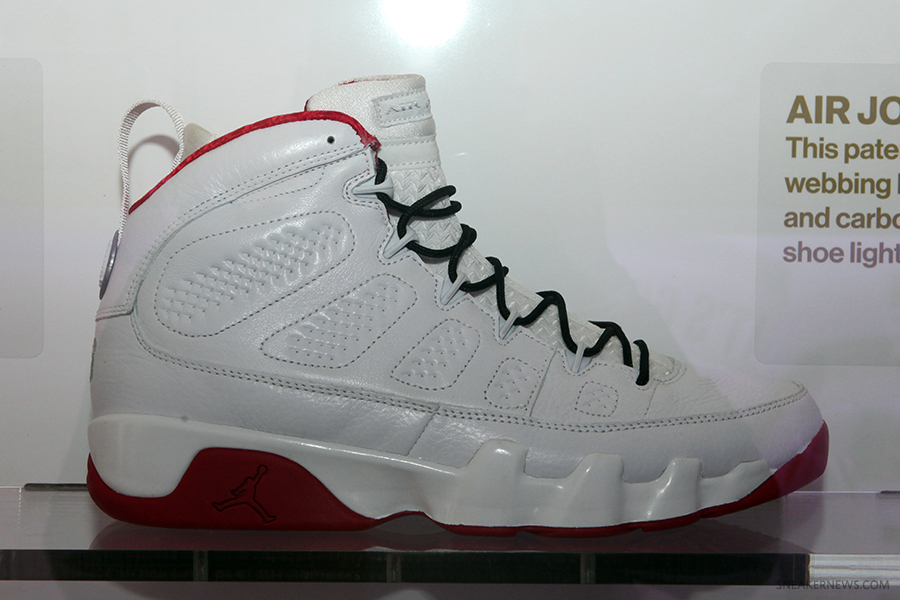 Air Jordan White Red Chicago Wbf 9