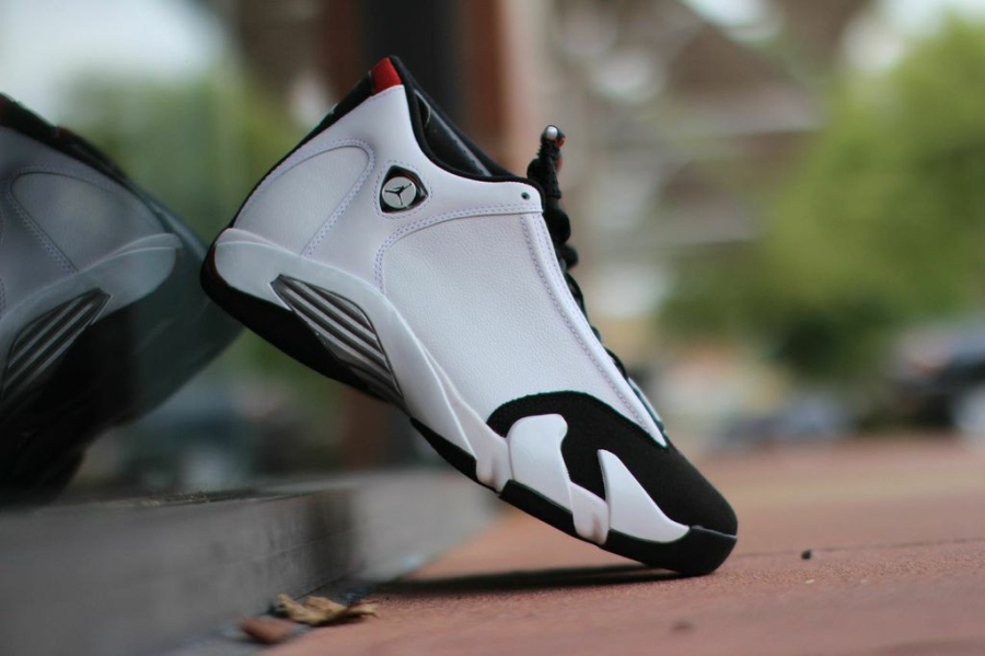 Black Toe Jordan 14 01