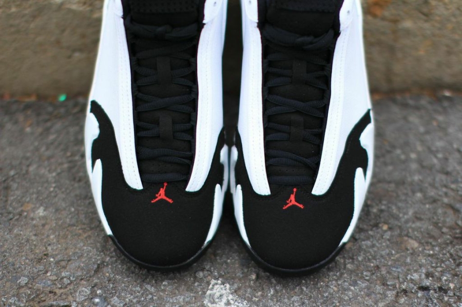 Black Toe Jordan 14 02