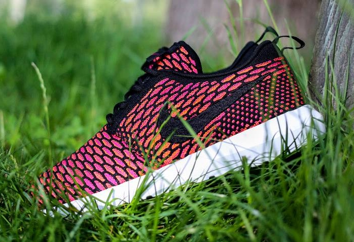 Fireberry Flyknit Roshes 01