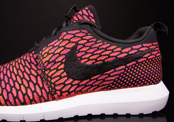 Nike Flyknit Roshe Run “Fireberry” + “Midnight Fog” – Arriving at Retailers