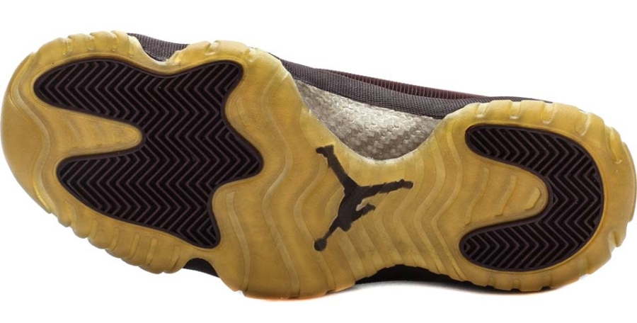 Jordan Future Burgundy Gold 05