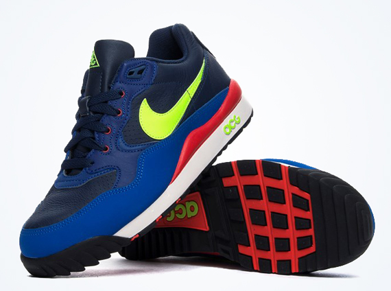 Nike Acg Air Wildwood Midnight Navy Volt Red 01